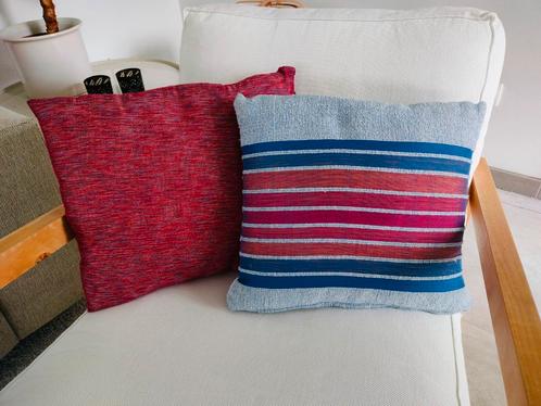 Twee kussens met goed binnenkussen en rits., Huis en Inrichting, Woonaccessoires | Kussens, Zo goed als nieuw, Ophalen of Verzenden
