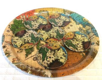 Vintage wereldkaart dienblad + 6 magnetische onderzetters beschikbaar voor biedingen