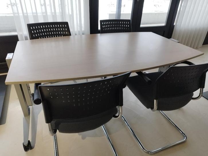 Vergadertafel Bureau (Gispen) met 4 stoelen (Klöber) SET, Huis en Inrichting, Bureaus, Zo goed als nieuw, Bureau, In hoogte verstelbaar