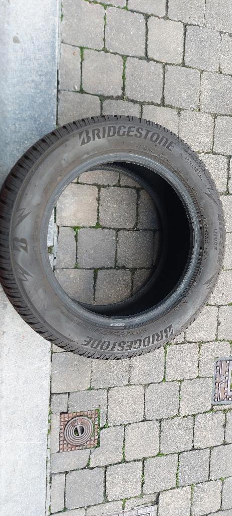 4 Pneus hiver 235/55R17 Bridgestone Blizzak, Autos : Pièces & Accessoires, Pneus & Jantes, Pneu(s), Pneus hiver, 235 mm, Véhicule de tourisme