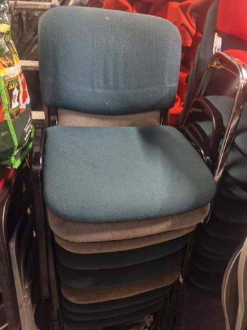 chaise  beschikbaar voor biedingen