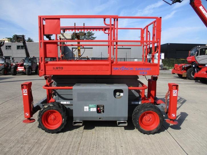 Schaarhoogwerker SKYJACK SJ 6832 RT (824), Zakelijke goederen, Landbouw | Onderdelen | Banden, Velgen en Assen, Ophalen