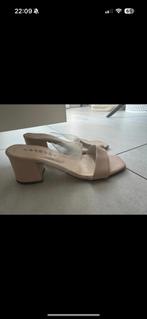 Beige sandalen met hakkeb, Kleding | Dames, Sans marque, Beige, Gedragen, Sandalen of Muiltjes