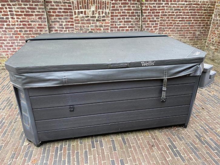 Wellis Palermo jacuzzi, Tuin en Terras, Bubbelbaden en Hottubs, Zo goed als nieuw, Vast, Afdekzeil, Trap, Ophalen
