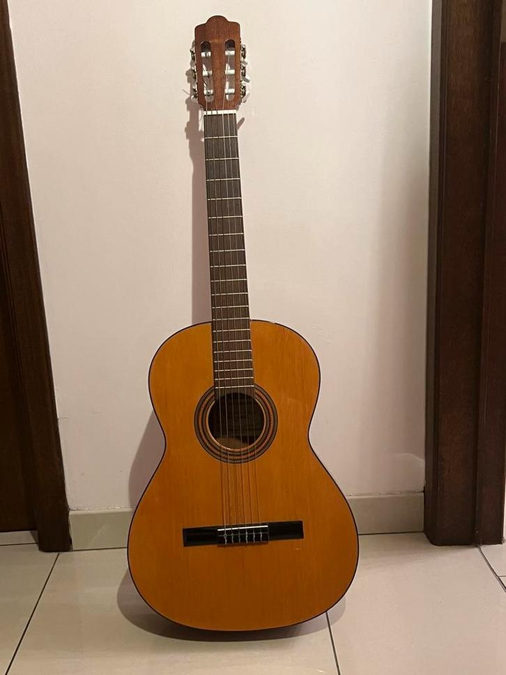 Klassieke gitaar by Francisco Esteve, Muziek en Instrumenten, Snaarinstrumenten | Gitaren | Akoestisch, Gebruikt, Klassieke of Spaanse gitaar