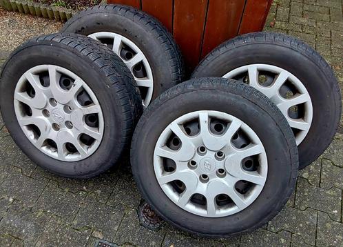 Très bons pneus hiver 195/65-15, originales Hyundai i30, Auto-onderdelen, Banden en Velgen, Banden en Velgen, Winterbanden, 15 inch