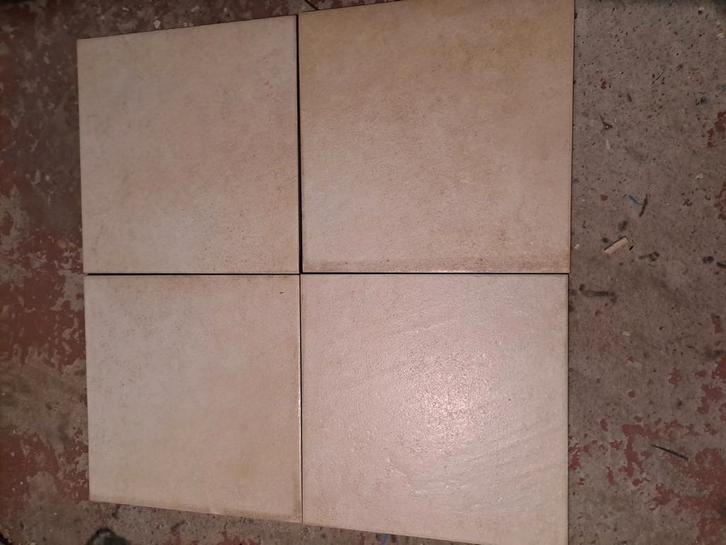 Beige en grijze keramische tegels, Doe-het-zelf en Bouw, Tegels, Nieuw, Vloertegels, Keramiek, 20 tot 40 cm, 20 tot 40 cm, 10 m² of meer
