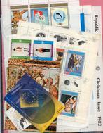 lot van 100 blokken  wereld allen verschillend  5/1 euro, Verzenden