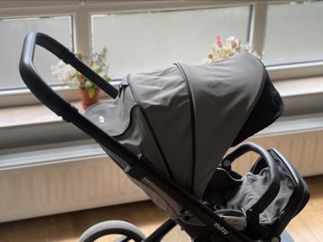 Mutsy EVO buggy met toebehoren beschikbaar voor biedingen