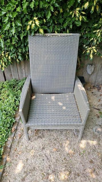 4 tuinstoelen gratis beschikbaar voor biedingen