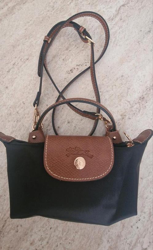 Longchamp le pliage mini zwart bruin tasje crossbody bag, Handtassen en Accessoires, Tassen | Damestassen, Zo goed als nieuw, Zwart