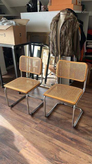 2 vintage Cesca stijl stoelen beschikbaar voor biedingen