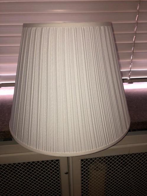 Witte lampenkap Mirrhult Ikea, Huis en Inrichting, Lampen | Lampenkappen, Zo goed als nieuw, 25 tot 50 cm, Overige vormen, Wit