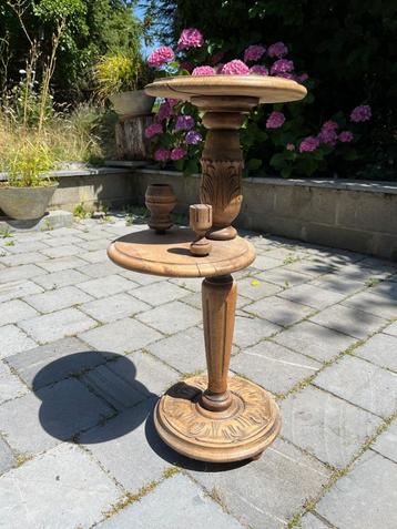 Table d'appoint ancienne en bois beschikbaar voor biedingen