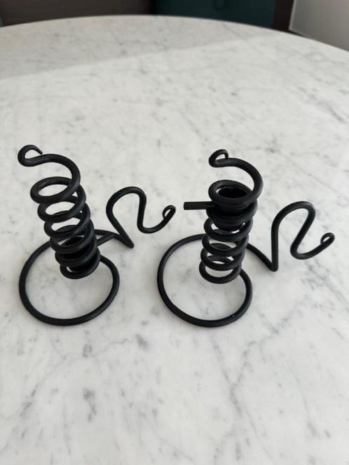 2 Kaarshouders - zwart - staal, Huis en Inrichting, Woonaccessoires | Kandelaars en Kaarsen, Zo goed als nieuw, Kandelaar, Minder dan 25 cm