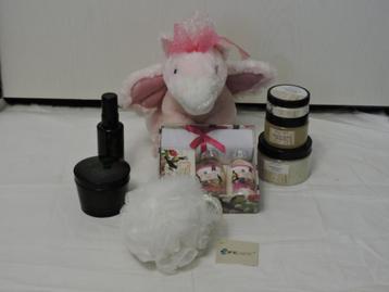 Lot NEUF prendre soin de soi (corps+cheveux) PRIX SUPER MINI beschikbaar voor biedingen