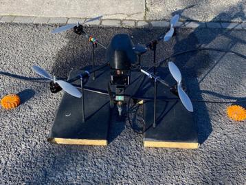 Drone pulvérisation à réparer avec 3 batteries, Enlèvement, Utilisé