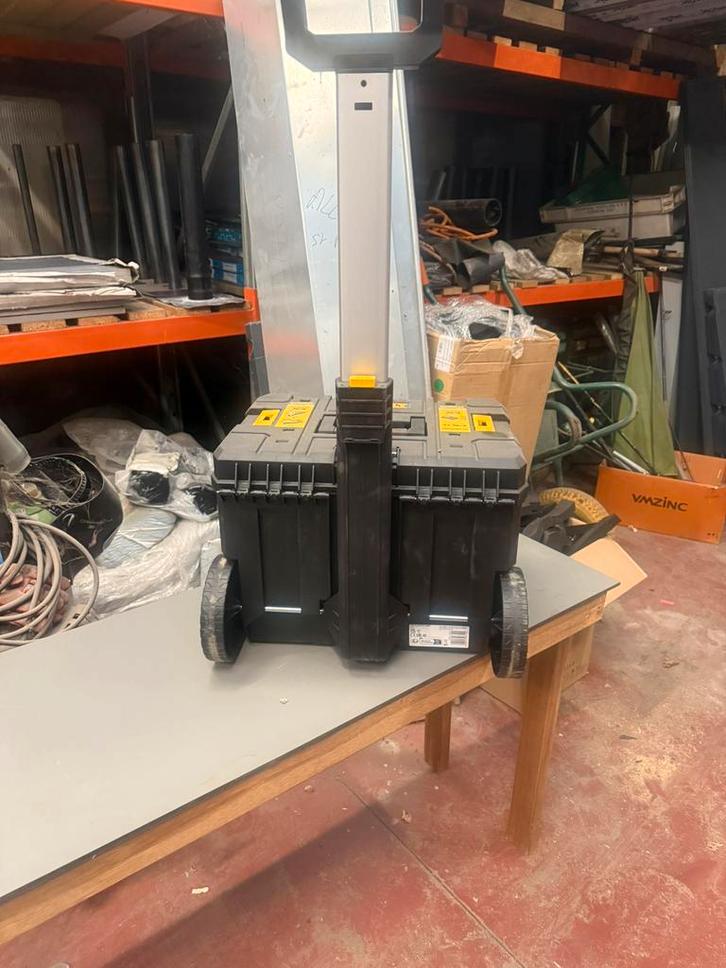 Opbergbox dewalt, Doe-het-zelf en Bouw, Gereedschapskisten, Zo goed als nieuw, Ophalen
