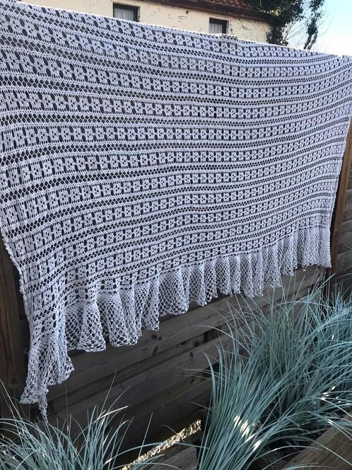 Vintage bedsprei met de hand gehaakt, Antiek en Kunst, Antiek | Tapijten, Tafelkleden en Textiel, Ophalen of Verzenden