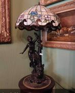 Lampe Tiffany en bronze + abat jour en verre, Antiquités & Art, Antiquités | Éclairage, Enlèvement