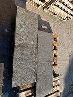 Oude blauwsteen grof geprikt  122 st 45 m2, Ophalen, Zo goed als nieuw