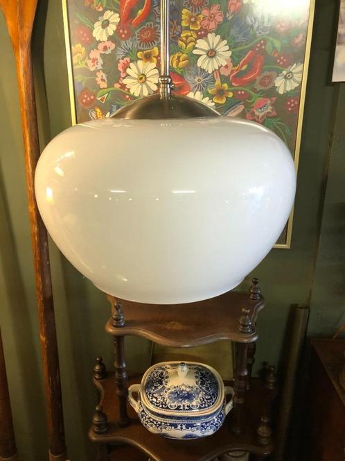 Grande lampe vintage en forme de sphère/d'école avec sphère, Antiquités & Art, Antiquités | Éclairage, Enlèvement ou Envoi