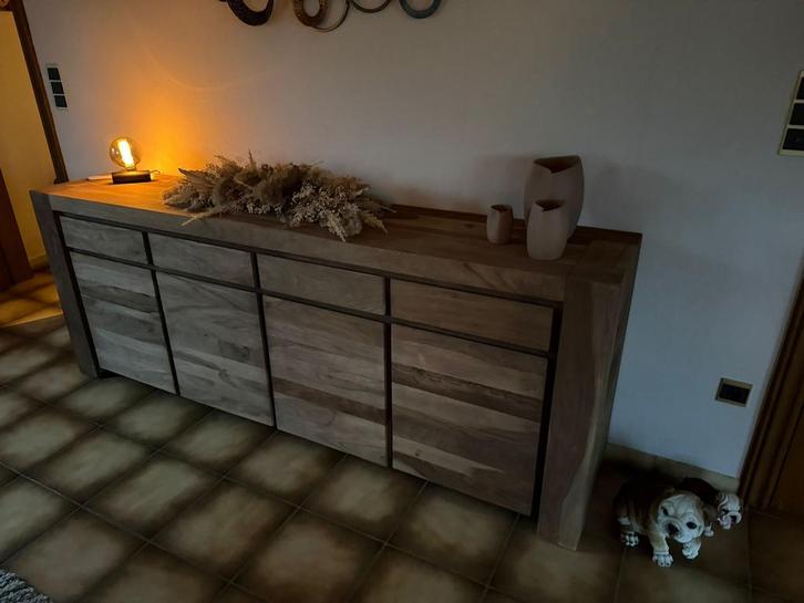 Eetkamer ( zonder stoelen) nauwelijks 1 jaar oud ., Huis en Inrichting, Complete eetkamers, Zo goed als nieuw, Ophalen