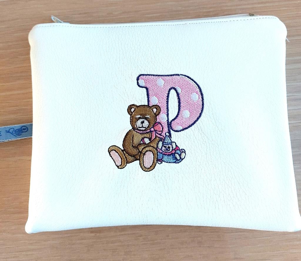 Trousse de toilette avec ourson et lettre P, Bijoux, Sacs & Beauté, Trousses de toilette, Neuf, Garçon ou Fille, Blanc, Enlèvement ou Envoi