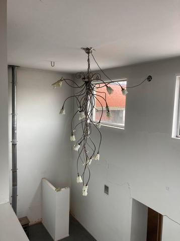 Prachtige grote luster met handgeblazen glas.  beschikbaar voor biedingen