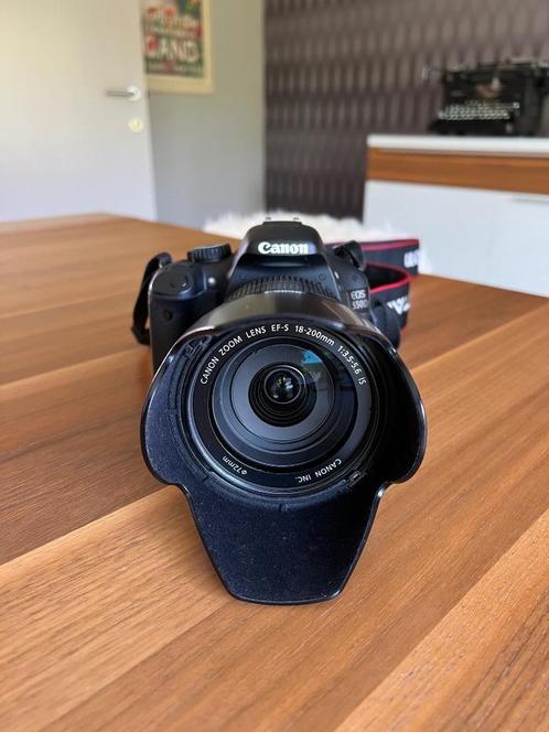 Canon EOS 550D + lens + statief + tas e.a. in perfecte staat, Audio, Tv en Foto, Fotocamera's Digitaal, Zo goed als nieuw, Spiegelreflex