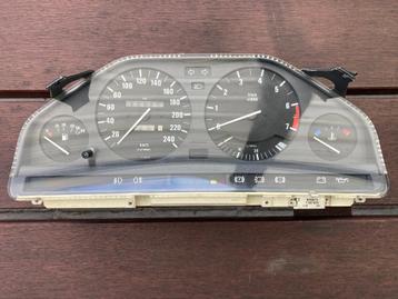 BMW E30 Kilometerteller  beschikbaar voor biedingen