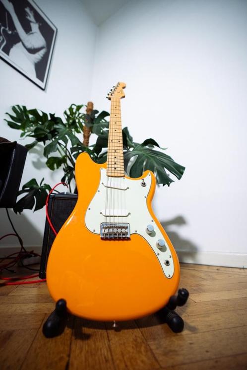 Fender Duo-Sonic Capri Orange (2016), Muziek en Instrumenten, Snaarinstrumenten | Gitaren | Elektrisch, Zo goed als nieuw, Solid body