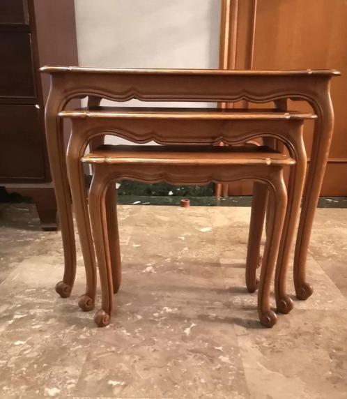 set van 3 bijzettafels in eik., Antiek en Kunst, Antiek | Meubels | Tafels, Ophalen