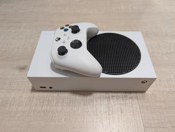 Xbox series S 512 gb met 1 joystick beschikbaar voor biedingen