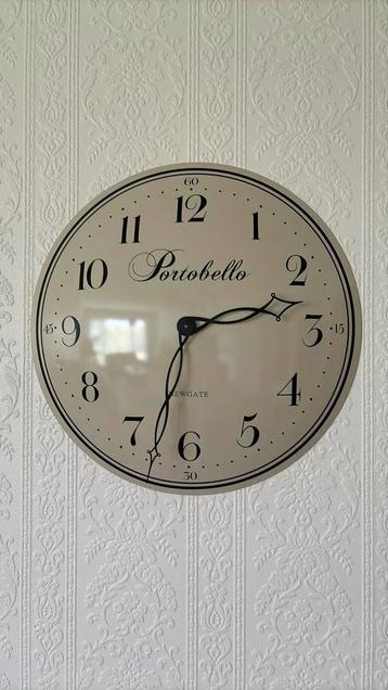Portobello Klok, Enlèvement, Comme neuf