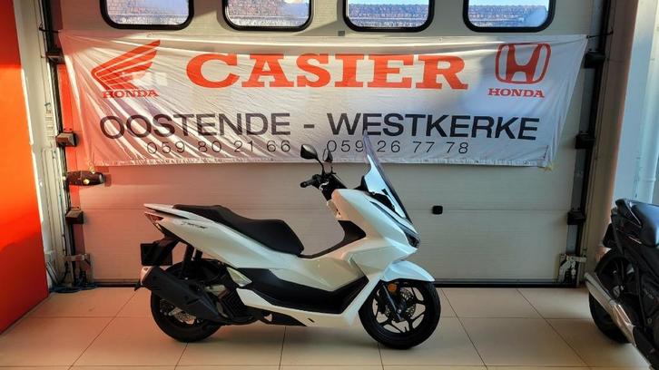 Honda PCX 125 ( als nieuw ), Motoren, Motoren | Honda, Particulier, Scooter, 11 kW of minder, 1 cilinder, ABS, LED Verlichting