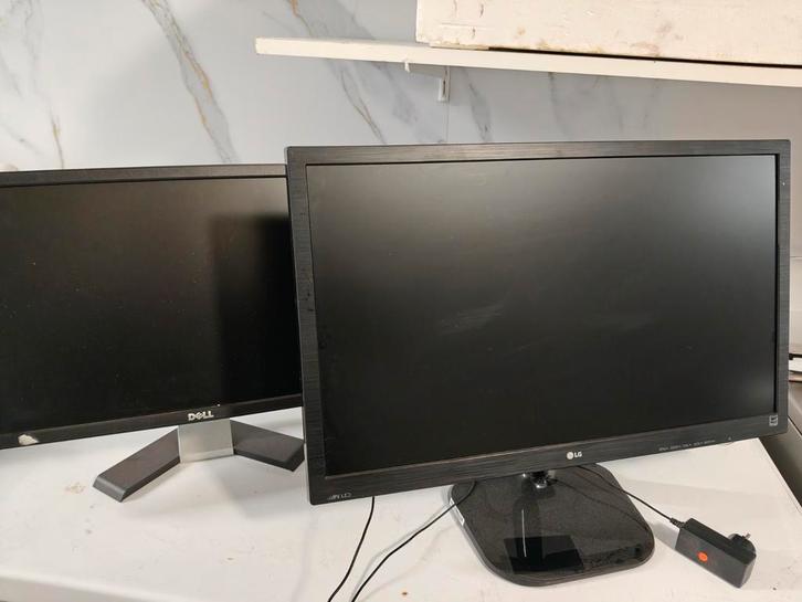 2x Tweedehands Monitoren – Dell 22” + LG 27” – goede stat, Computers en Software, Monitoren, DVI, HDMI, VGA, IPS, HD, Ophalen of Verzenden