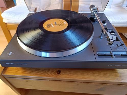 PLATINE PHILIPS 777, TV, Hi-fi & Vidéo, Tourne-disques, Utilisé, Tourne-disque, Philips, Automatique, Enlèvement