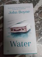 John Boyne - Water, Ophalen of Verzenden, Zo goed als nieuw, John Boyne