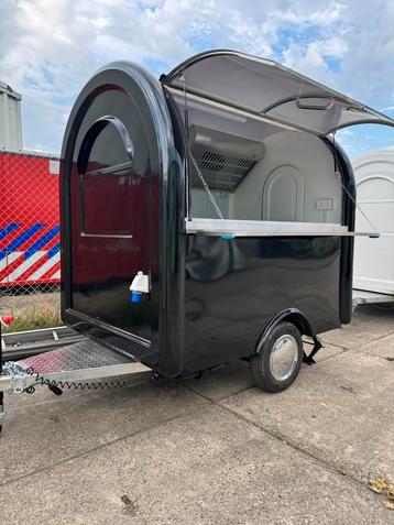 Nieuw foodtruck zwart beschikbaar voor biedingen