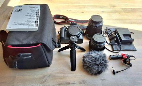 Canon 250D + toebehoren vloggen, Audio, Tv en Foto, Fotocamera's Digitaal, Zo goed als nieuw, Spiegelreflex, Canon, Ophalen