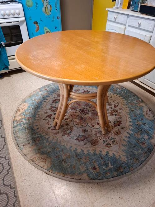 Mooie stevige Rotan tafel 130cm, Huis en Inrichting, Tafels | Salontafels, Zo goed als nieuw, 50 tot 75 cm, 100 tot 150 cm, Rond