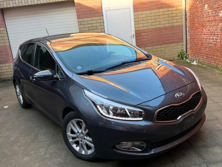 Kia Ceed 1.4i Essence Euro5 2/2014 5 Portes Clim Gps Camera, Autos, Kia, Entreprise, Achat, (Pro) Cee d, ABS, Caméra de recul