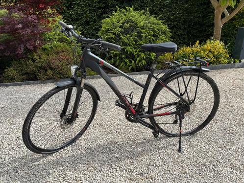 Merida Crossway 300 trekkingfiets (28” | zwart/rood), Fietsen en Brommers, Fietsen | Heren | Sportfietsen en Toerfietsen, Gebruikt