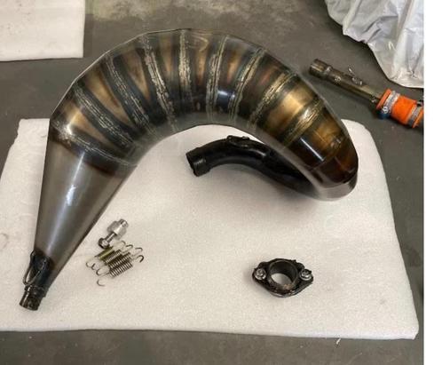Malossi 80cc uitlaat met akra 2 takt demper, Fietsen en Brommers, Brommers | Tuning en Styling, Zo goed als nieuw, Ophalen of Verzenden