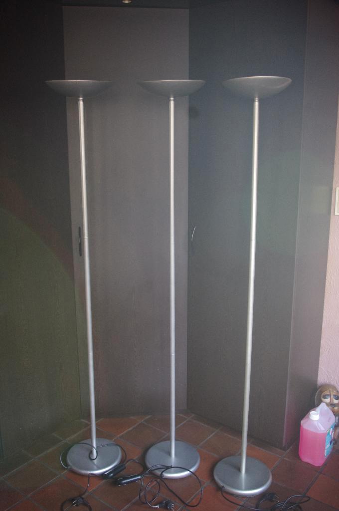 Staanlampen, Huis en Inrichting, Lampen | Vloerlampen, Zo goed als nieuw, 150 tot 200 cm, Metaal, Ophalen