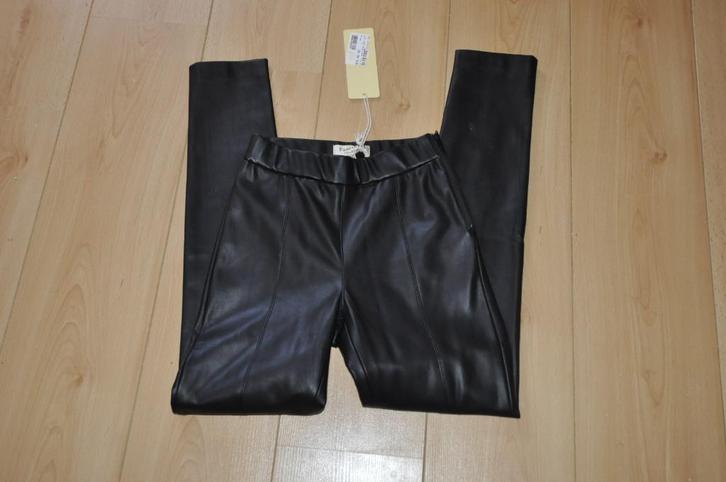 Pantalon simili cuir noir Fascinate t.XS neuf avec étiquette, Kleding | Dames, Broeken en Pantalons, Nieuw, Maat 34 (XS) of kleiner