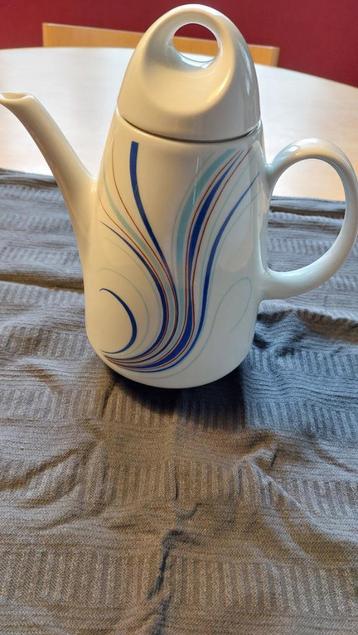 Vintage koffiezetapparaat uit de jaren 80 beschikbaar voor biedingen