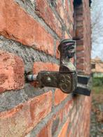 Decoratieve gietijzeren luikvastzetter (retro), Doe-het-zelf en Bouw, Hang- en Sluitwerk, Ophalen, Gebruikt, IJzer