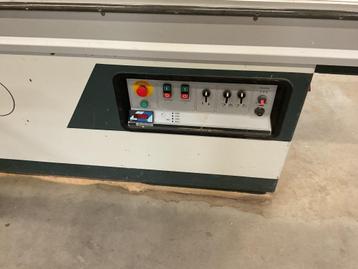 Machines hout beschikbaar voor biedingen